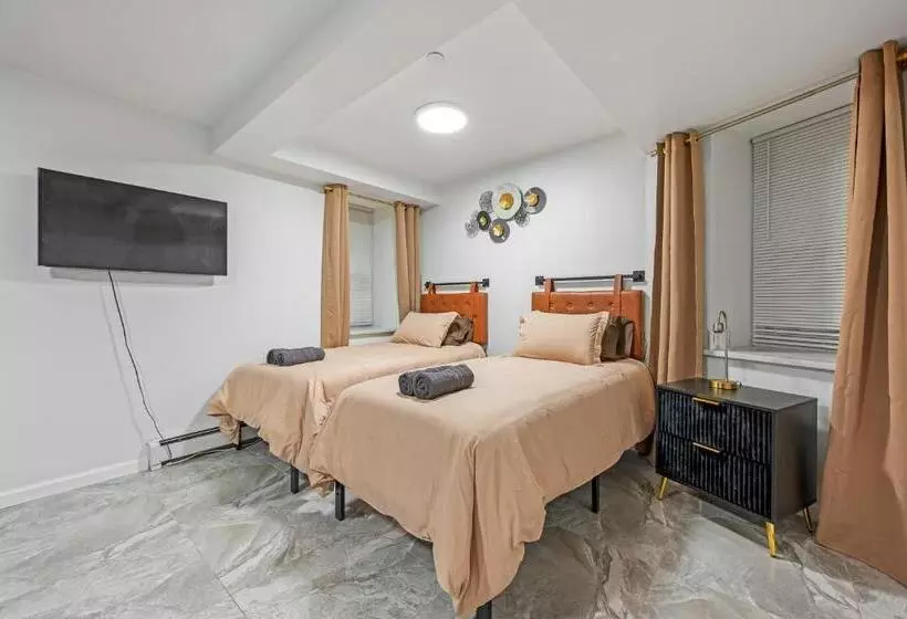 هتل Active Central Park East 3bedrooms 2 Bathrooms 1700 Sf