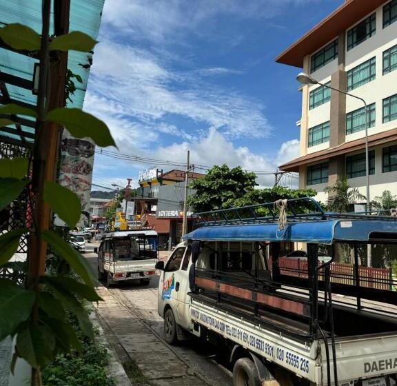 בית מלון כפרי Vang Vieng Green