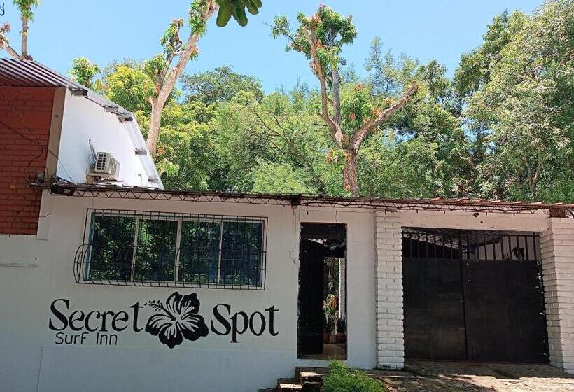 هتل Secret Spot Surf Inn