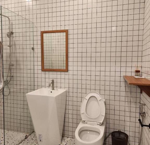 Hotel The Duck Cafe And Resort