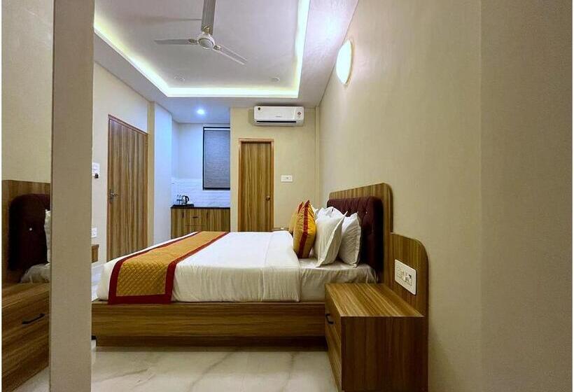 Отель Vrinda Niddhivan ! Fully Ac, Prem Mandir At Walking Distance ! Just Near The Iskcon Temple   2