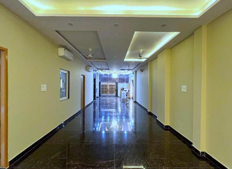 Отель Vrinda Niddhivan ! Fully Ac, Prem Mandir At Walking Distance ! Just Near The Iskcon Temple   2