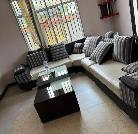 پانسیون New Paris Lodge