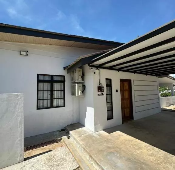 Majatalo Rumah Jambu Manis Netflix,free Wifi, 3 Minutes To Kuala Berang