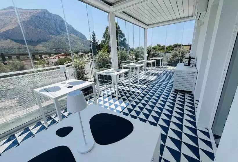 ベッドアンドブレックファースト Marina Boutique Rooms