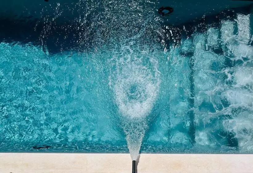 ベッドアンドブレックファースト Marina Boutique Rooms