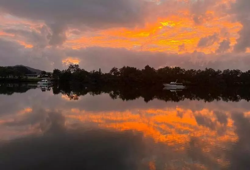 Innisfail Riverfront Motel
