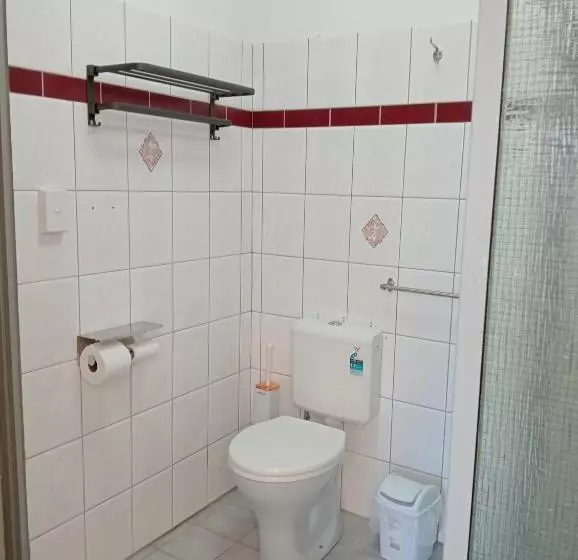 Innisfail Riverfront Motel