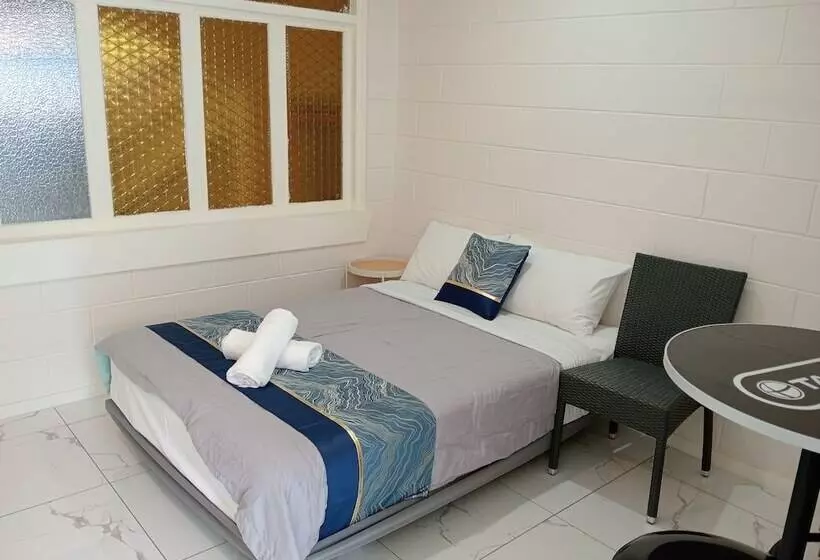 Innisfail Riverfront Motel