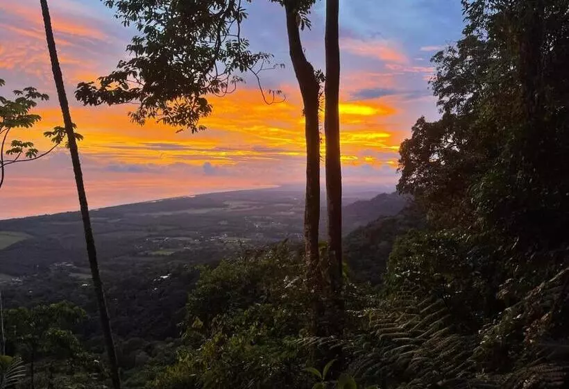 Las Nubes Natural Energy Resort