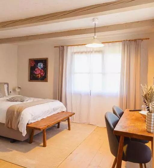 Majatalo Rustic Inn Bed And Breakfast