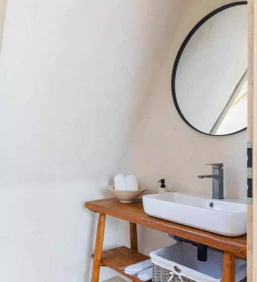 Majatalo Rustic Inn Bed And Breakfast