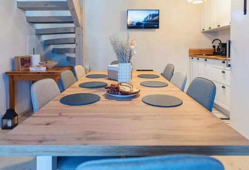 Majatalo Rustic Inn Bed And Breakfast