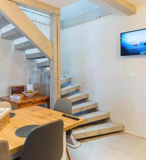 Majatalo Rustic Inn Bed And Breakfast