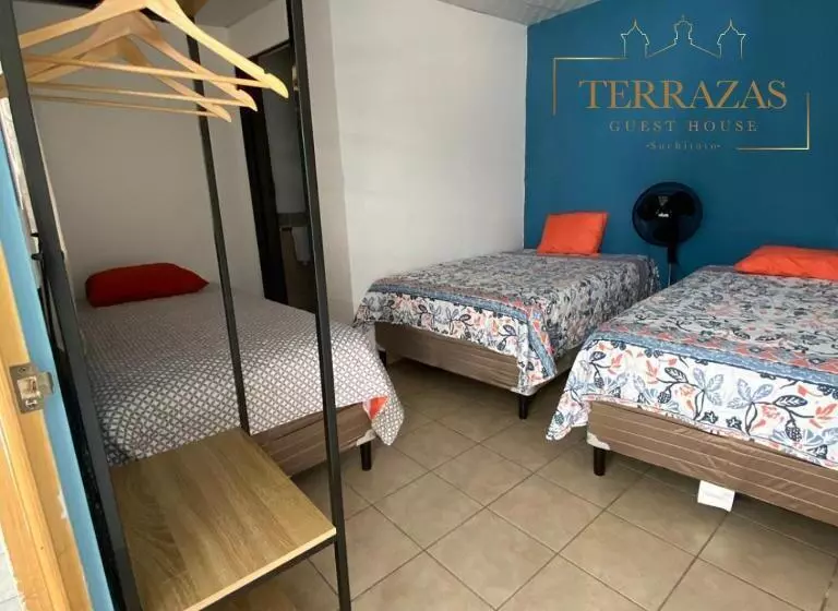 ペンション Terrazas Guest House Hostal