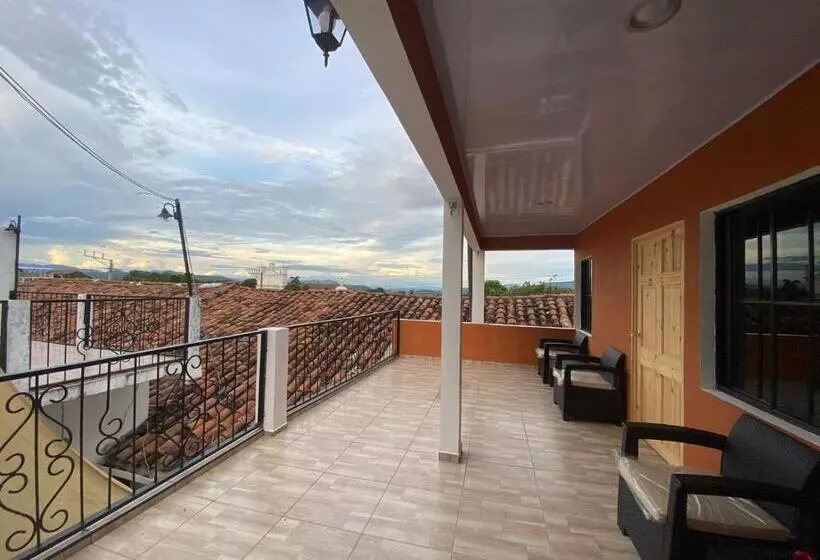 ペンション Terrazas Guest House Hostal