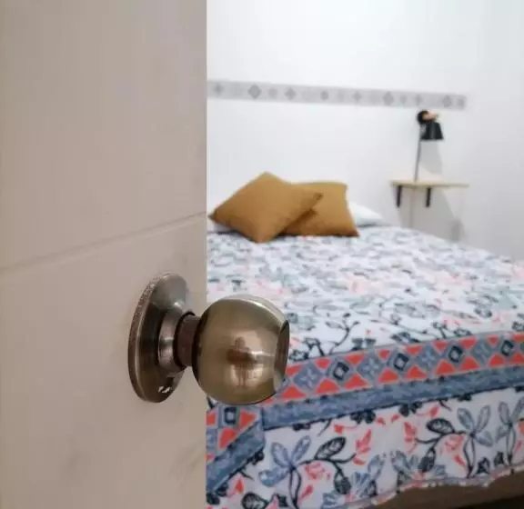 ペンション Terrazas Guest House Hostal