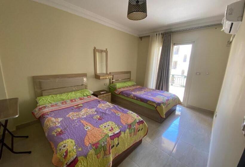 استراحتگاه Lasriena Palm Beach Ain Sokhna