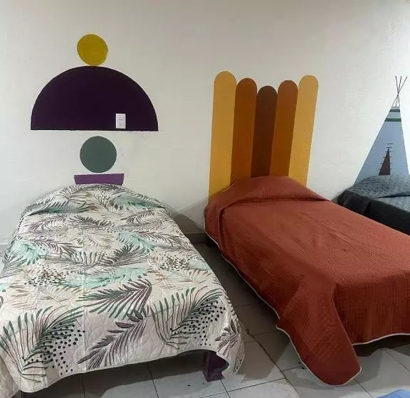 ユースホステル Hostal Reforma
