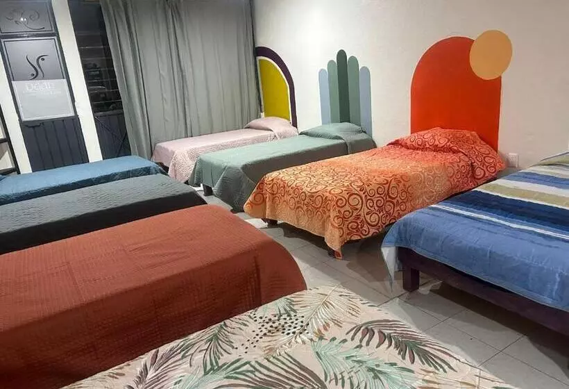 ユースホステル Hostal Reforma