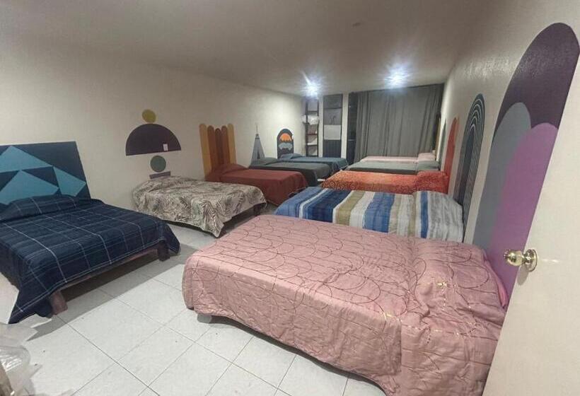 הוסטל Hostal Reforma