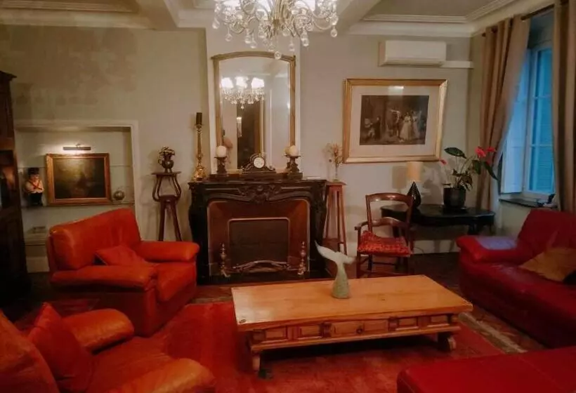 Aamiaismajoitus (B&B) Chambre Art Déco