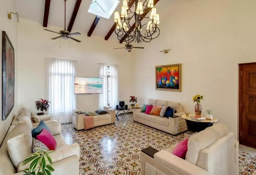 Casa Palacio