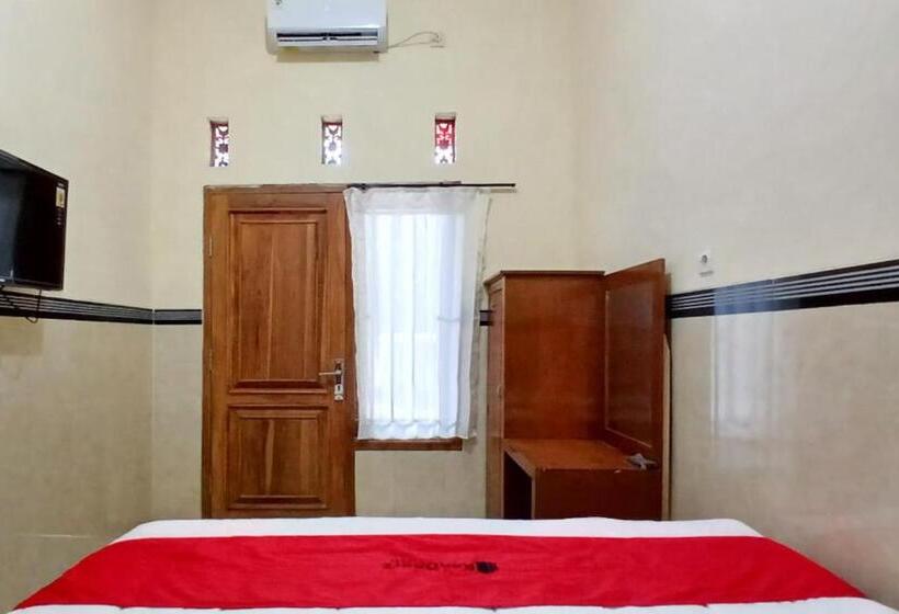 Hotel Reddoorz At Dien Homestay Syariah Alun Alun Pasuruan
