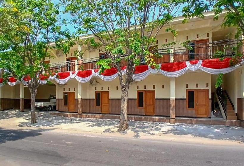Hotel Reddoorz At Dien Homestay Syariah Alun Alun Pasuruan