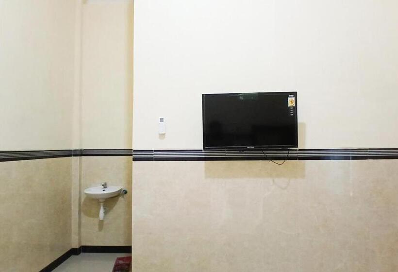 Hotel Reddoorz At Dien Homestay Syariah Alun Alun Pasuruan