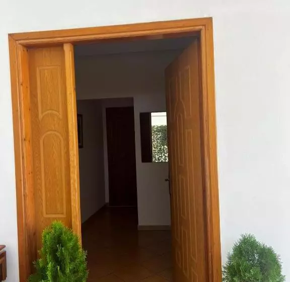 پانسیون Iceberg Apartments