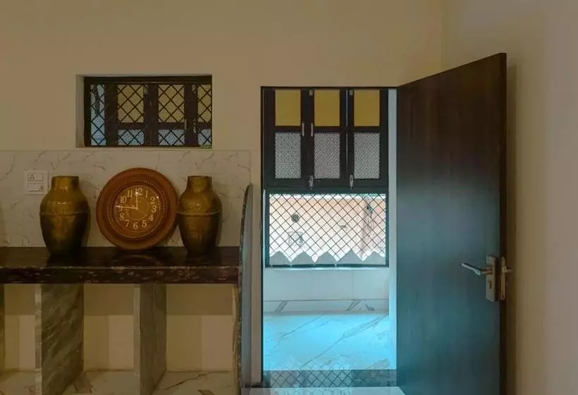 ペンション The Pink Nest   Backpackers Abode