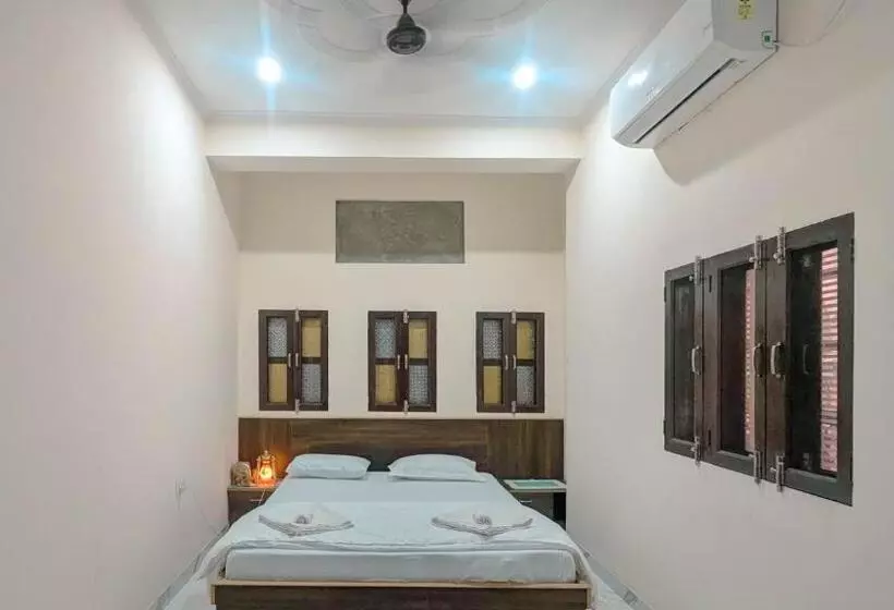 ペンション The Pink Nest   Backpackers Abode