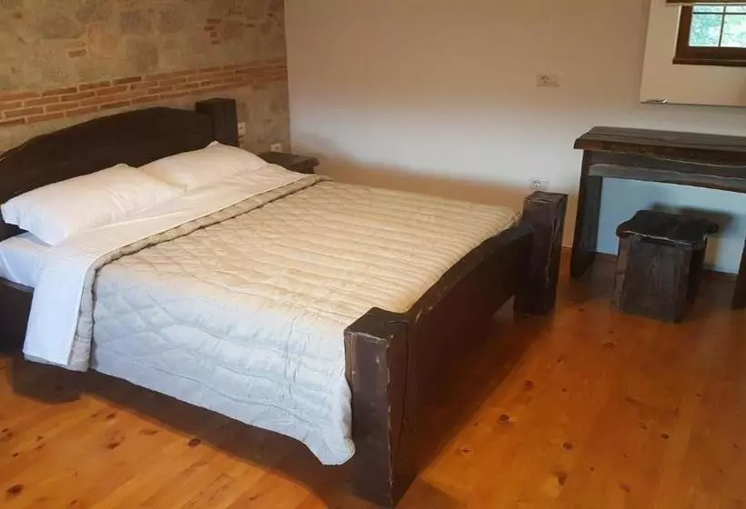 هتل Bujtina Ollga