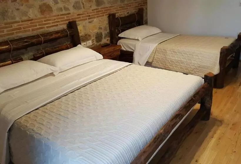 هتل Bujtina Ollga