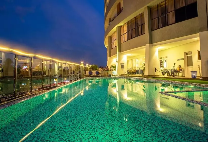 ホテル Golden Tulip Canaan Kampala