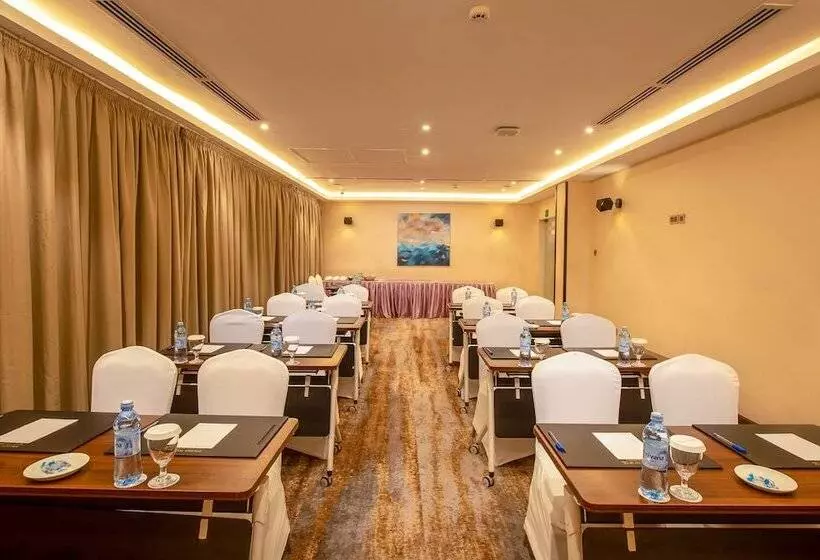 ホテル Golden Tulip Canaan Kampala