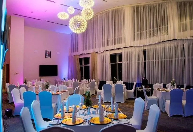 ホテル Golden Tulip Canaan Kampala