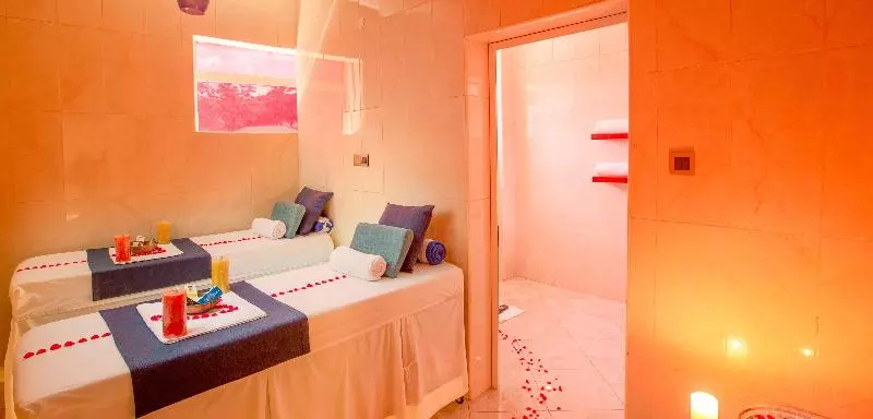 ホテル Golden Tulip Canaan Kampala