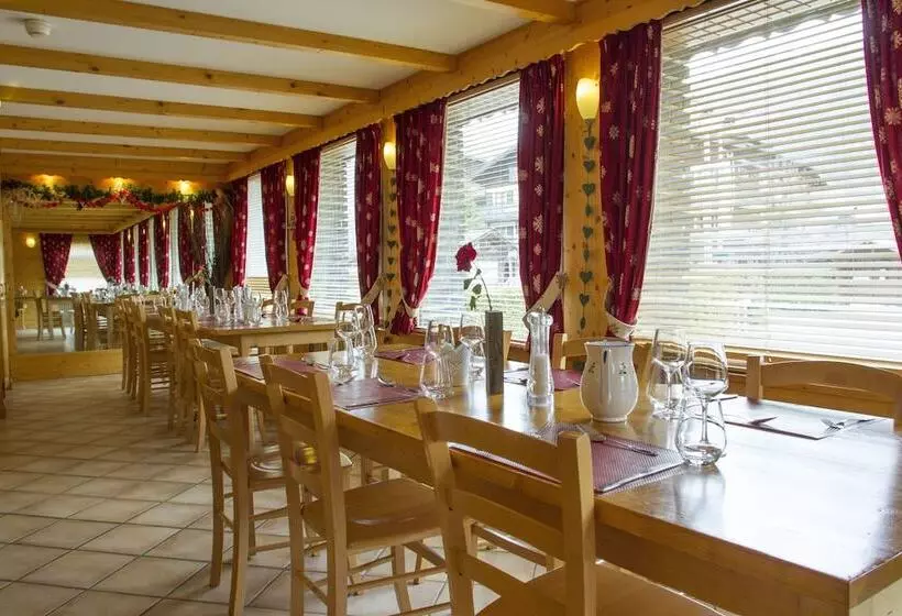 هتل Hôtel Les Dents Blanches