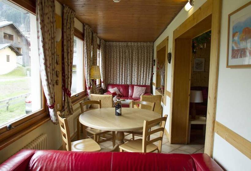 هتل Hôtel Les Dents Blanches