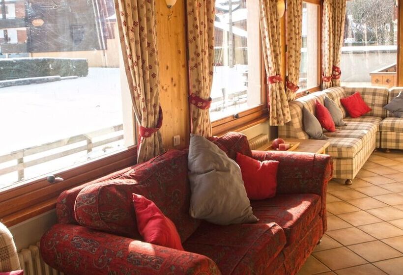 هتل Hôtel Les Dents Blanches