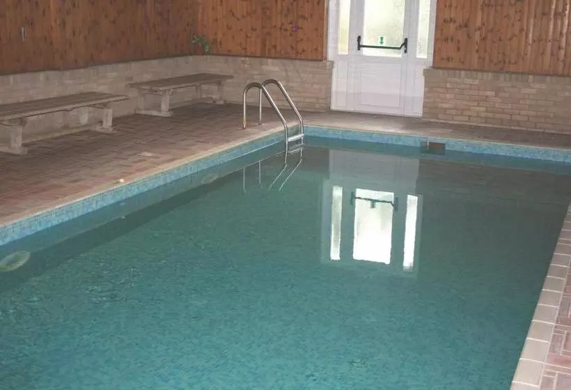 هتل 2 Old Park Cottages  St Lawrence