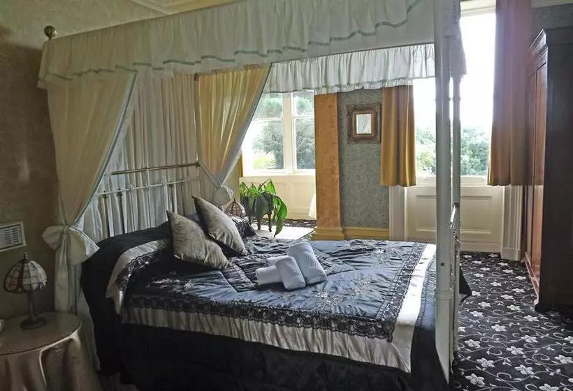 هتل 2 Old Park Cottages  St Lawrence