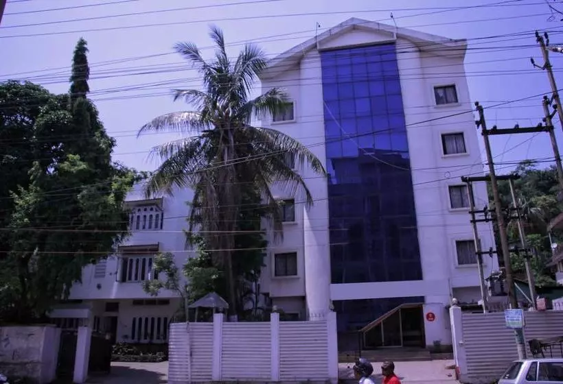 ホテル Oyo Rooms Ganeshguri Kahilipara Road
