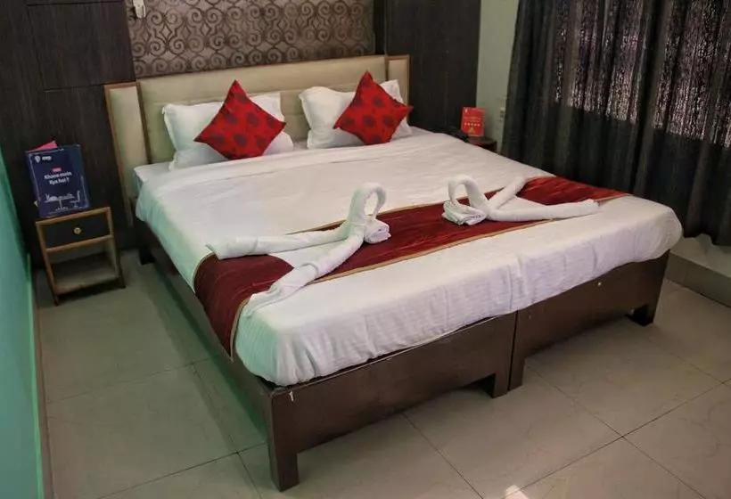 ホテル Oyo Rooms Ganeshguri Kahilipara Road