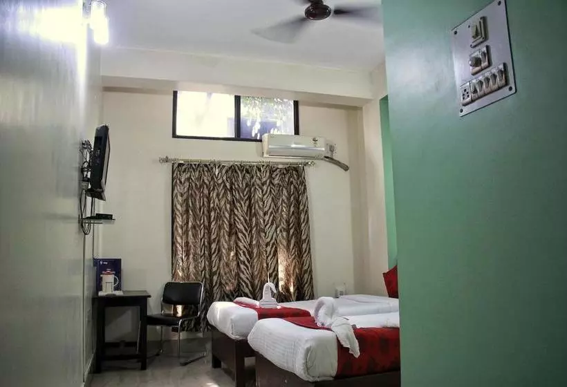 ホテル Oyo Rooms Ganeshguri Kahilipara Road
