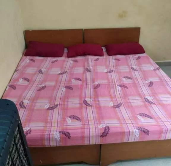Goroomgo Hotel Kailash Kuti Guest House Ujjain Near Shri Ram Ghat