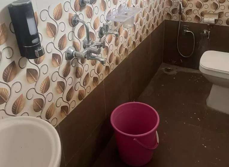 ホテル Goroomgo Shree Raj Homestay Ayodhya