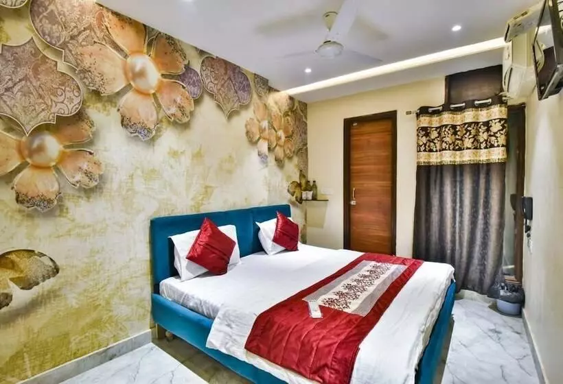 ホテル Goroomgo Shree Raj Homestay Ayodhya